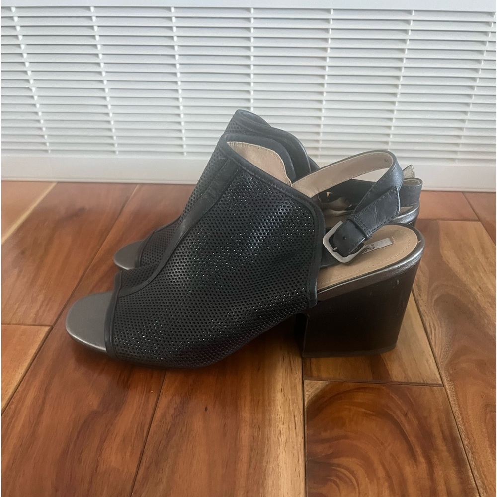 Geox ladies sandals. Size 39